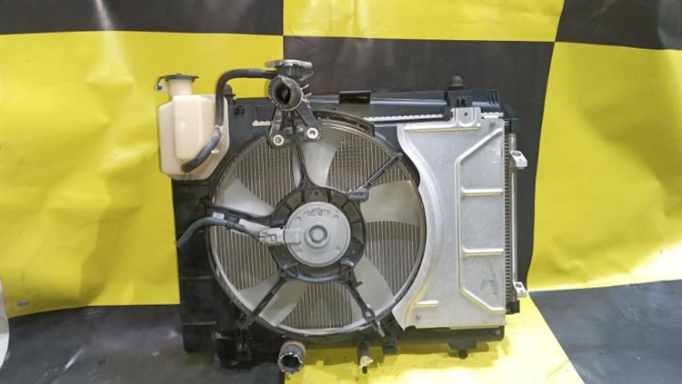 Радиатор основной Тойота Витц в Буденновске 105088