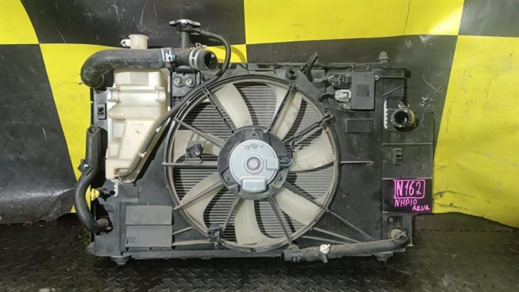 Радиатор основной Тойота Аква в Буденновске 116562