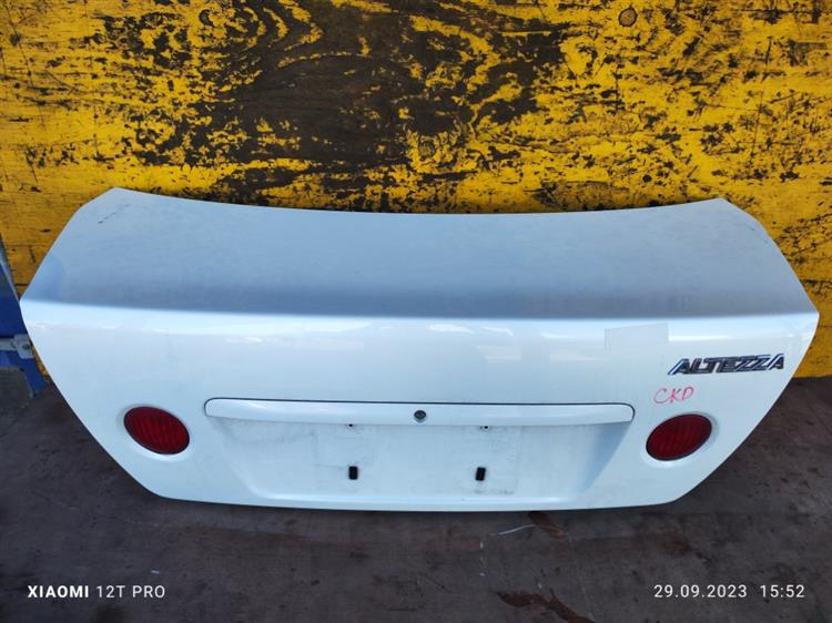 Крышка багажника Тойота Алтеза в Буденновске 651581