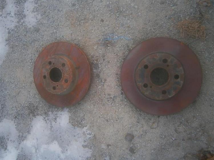Тормозной диск Тойота Приус в Буденновске 81560