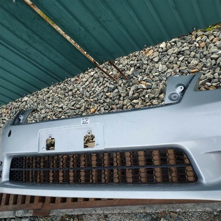 Решетка бампера Тойота Марк Х Зио в Буденновске 87546